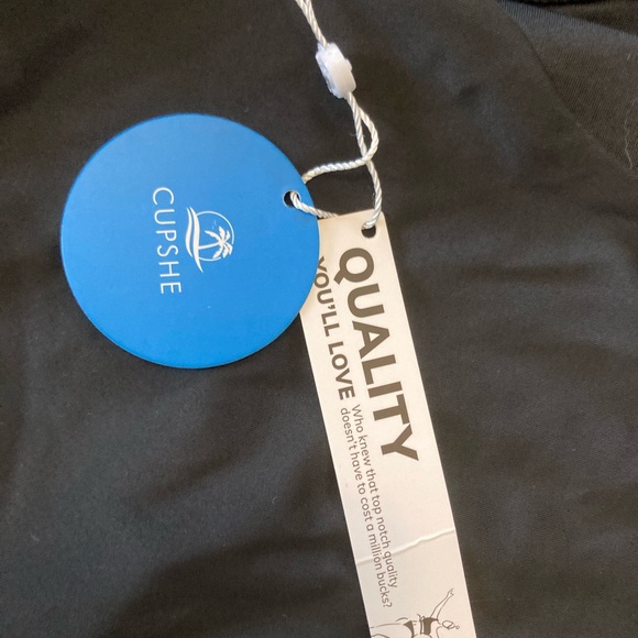 NWT Cupshe - Women’s Swimsuit - Picture 5 of 10